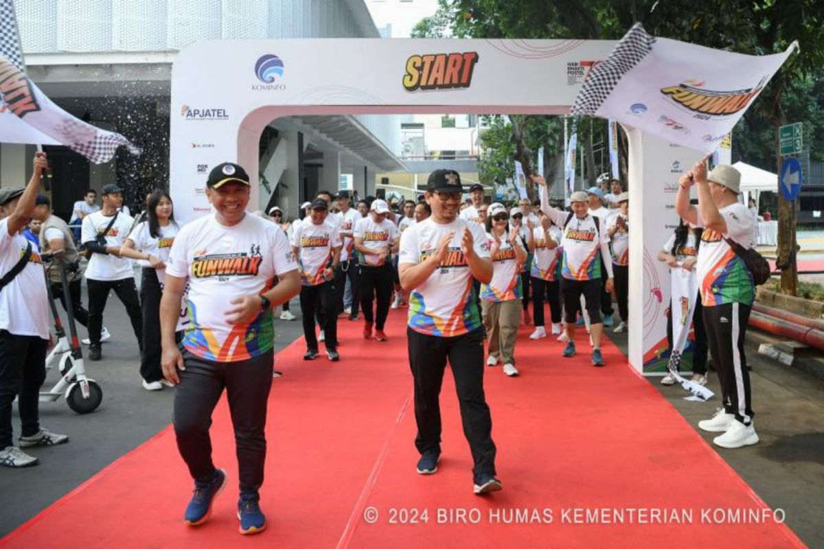 Fun Walk 2024 momentum perkuat transformasi digital sektor postel