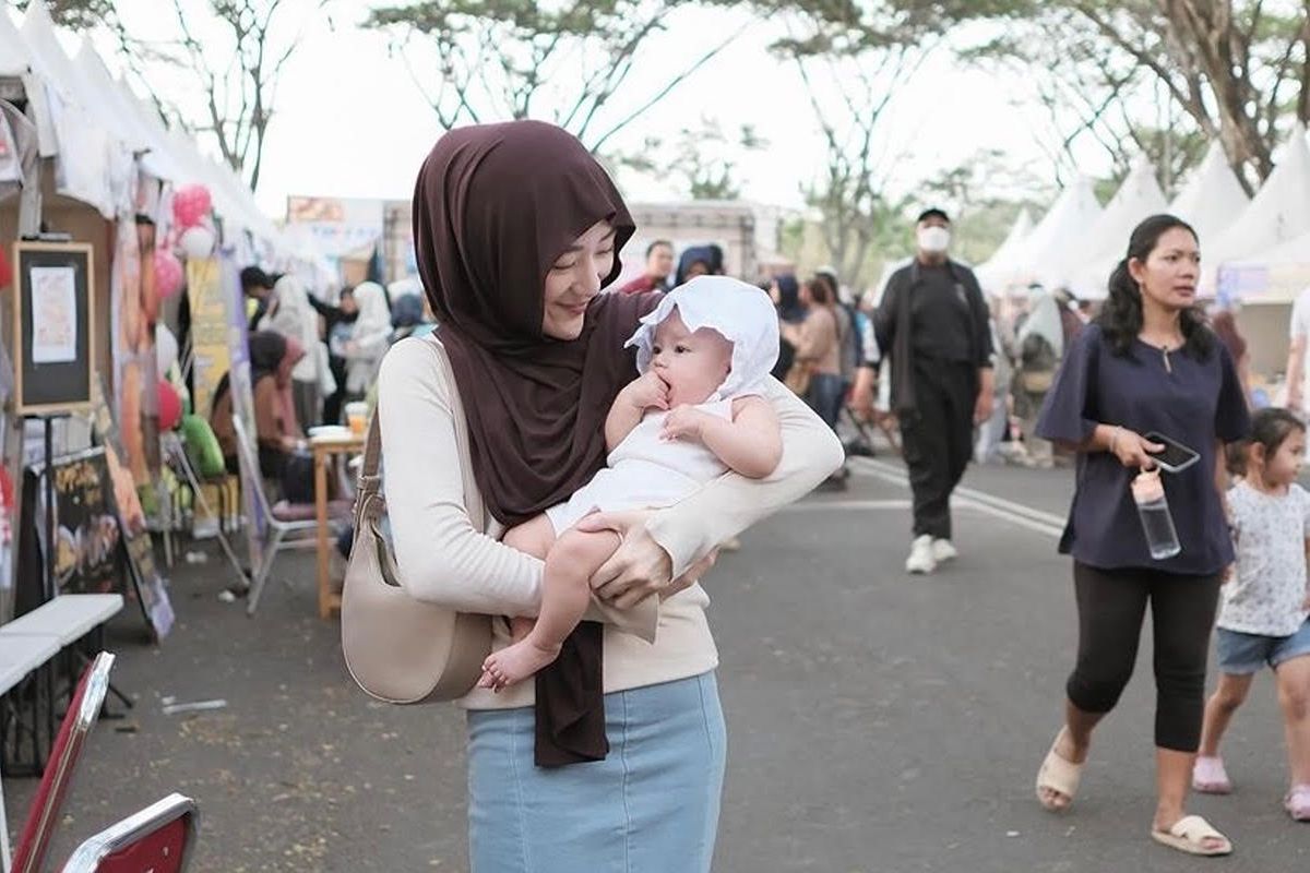 Potret cantik Larissa Chou bersama anak kedua, tunjukkan kehangatan ibu dan anak usai cerai dengan Alvin Faiz