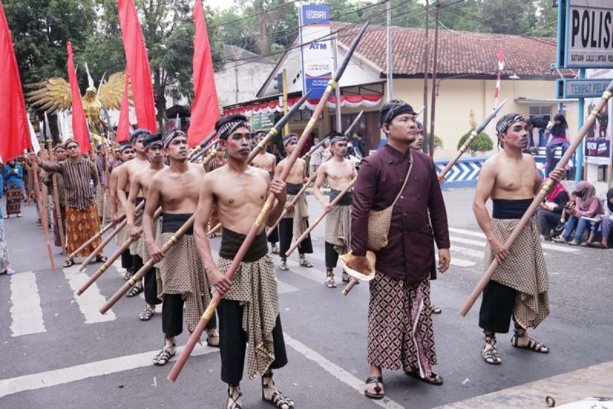 Pegiat seni perkenalkan pejuang lokal Purbalingga kepada masyarakat