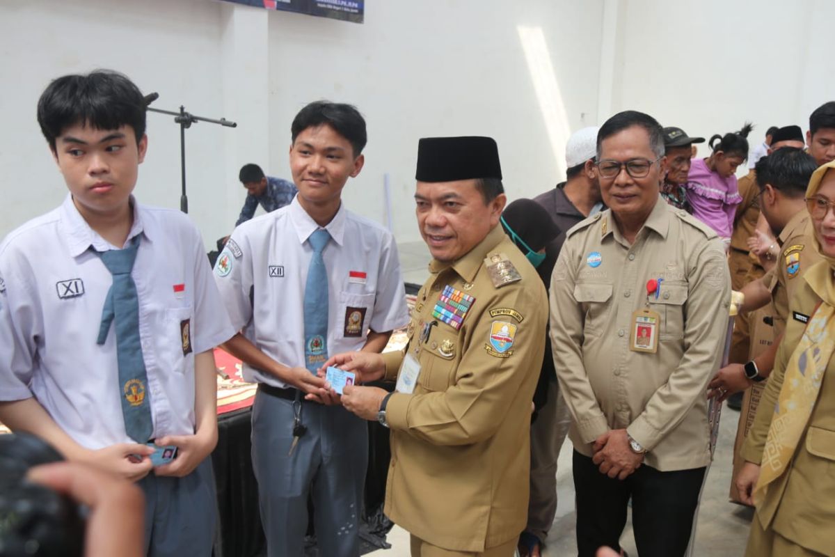 Pemprov Jambi salurkan beasiswa 1.259 pelajar di Kota Jambi