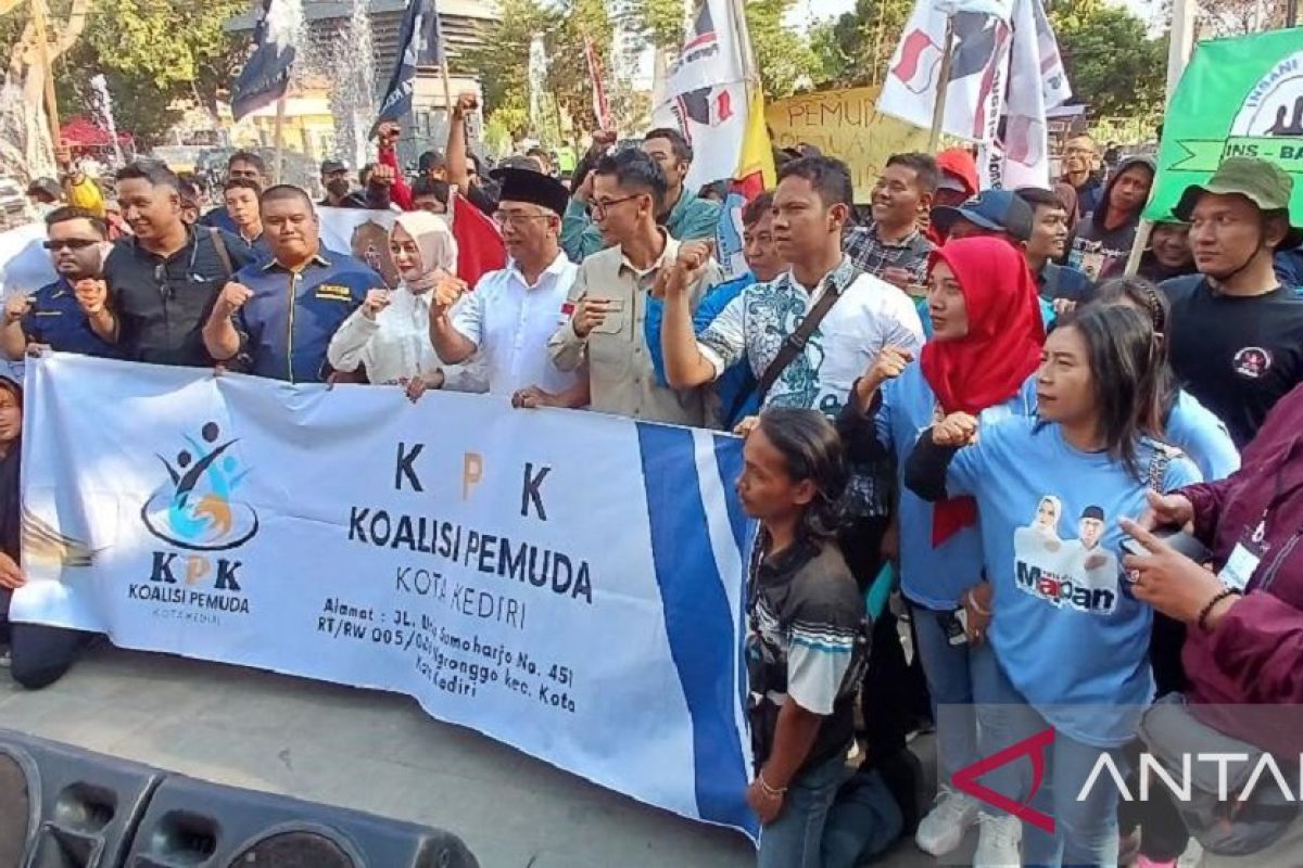 Koalisi Pemuda Kota Kediri deklarasi dukung Vinanda-Gus Qowim