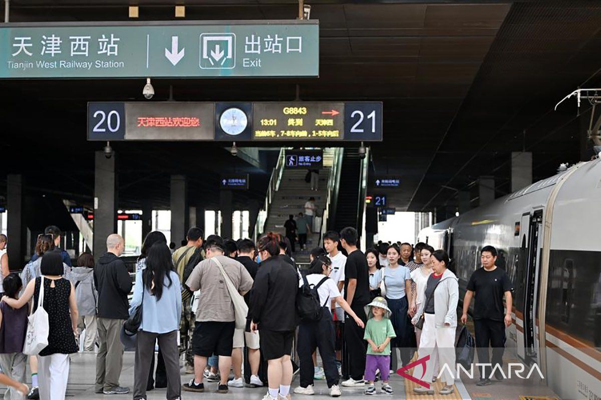 China catat rekor jumlah perjalanan penumpang kereta pada musim panas