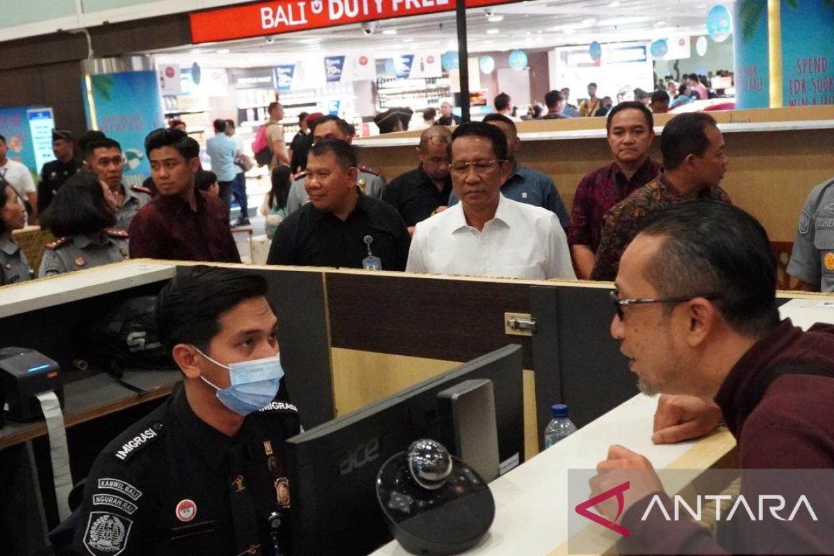 Menkumham tinjau layanan Imigrasi di Bandara Ngurah Rai pastikan kelancaran KTT IAF 2024