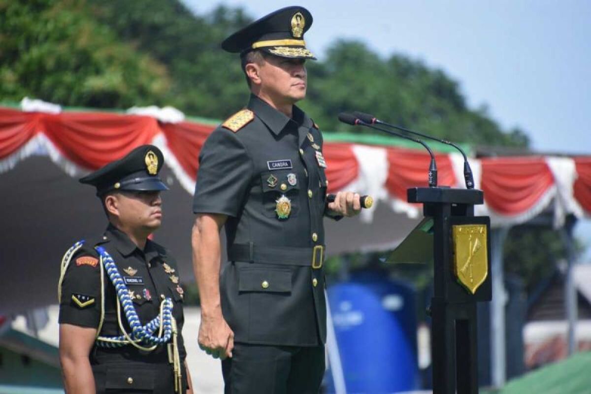 Pangdam XIII/Merdeka tutup Diktukbasus  TNI AD di Minahasa Selatan