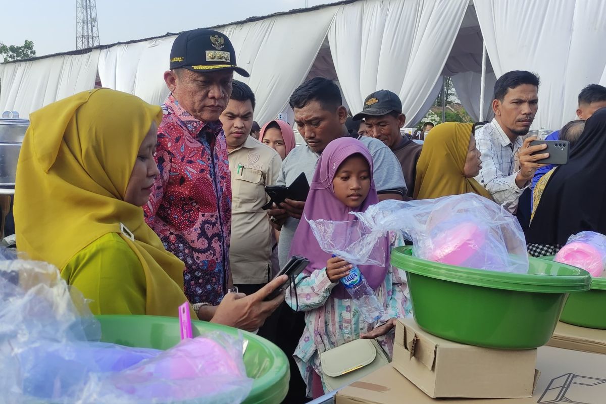 Pemkab OKU Timur salurkan bantuan UEP  untuk keluarga prasejahtera