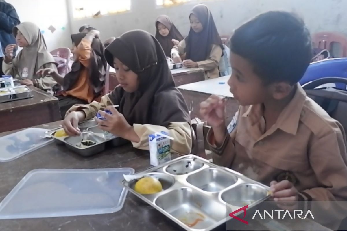 Tiga sekolah di Rejang Lebong simulasikan makan siang gratis