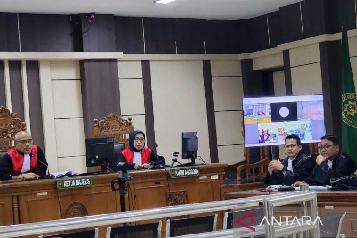 Mantan pimpinan bank pemerintah di Semarang didakwa terima  Rp500 juta