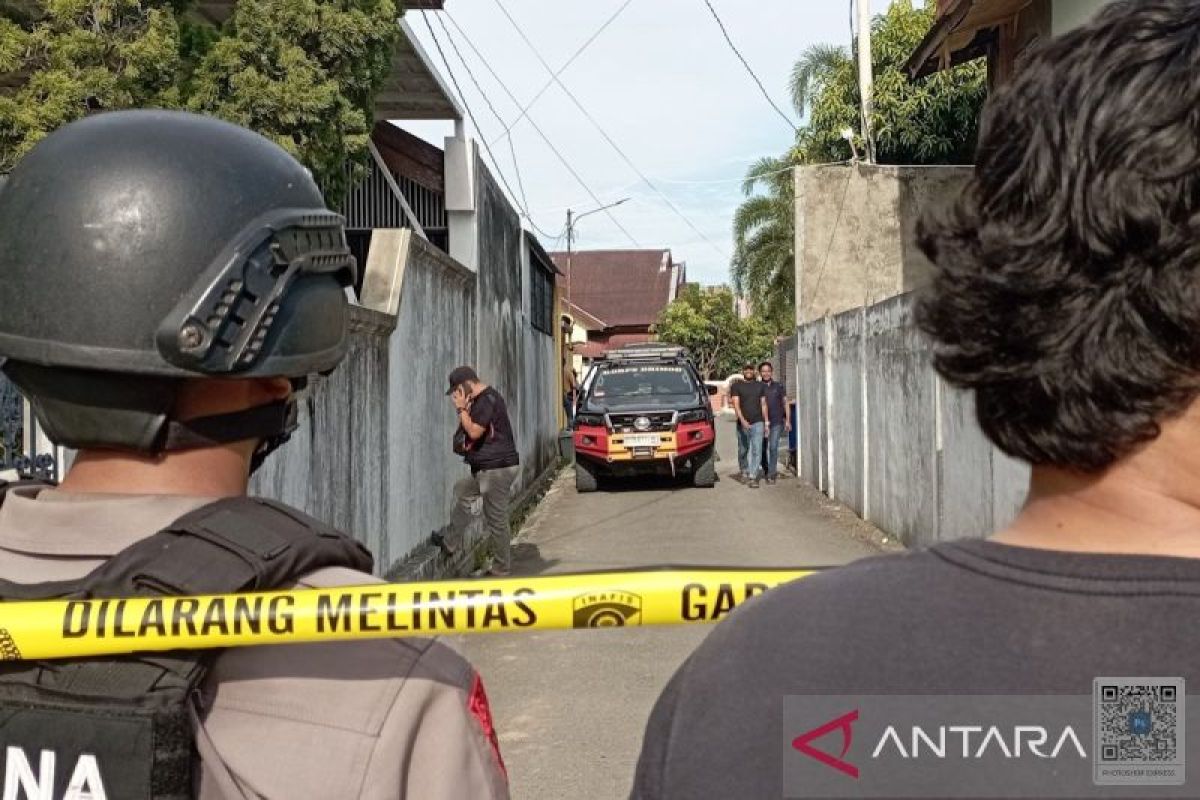 Rumah Bustami, Bakal Calon Gubernur Aceh dibom orang tak dikenal