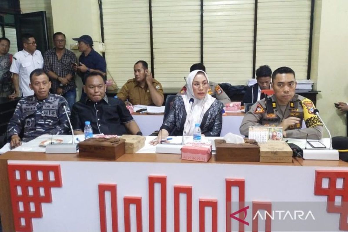 Ketua sementara DPRD pimpin RDP dengan nelayan