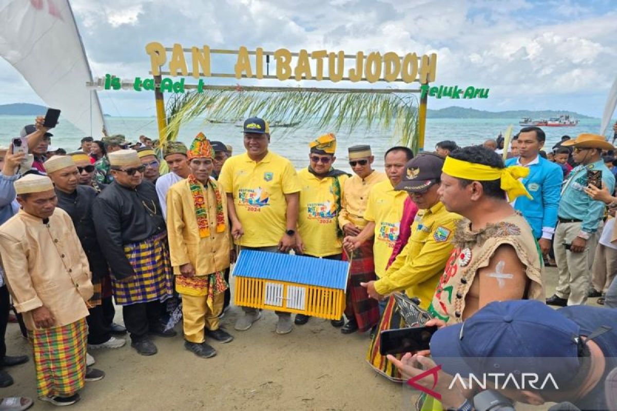 Asisten  Pemerintahan dan Kesra : Malasuang Manu dan Katir Race wujud pelestarian budaya