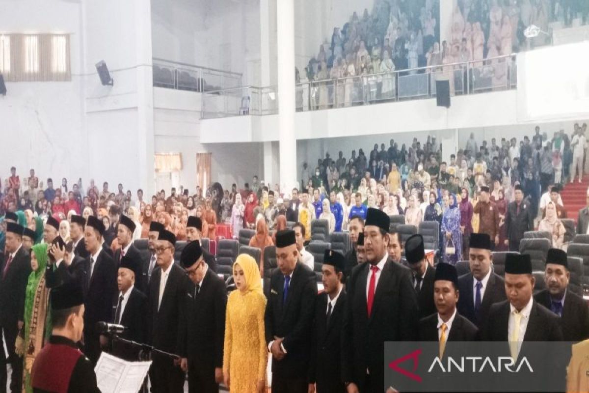 40 anggota DPRD Madina hasil pemilu 2024 dilantik, ini nama-namanya