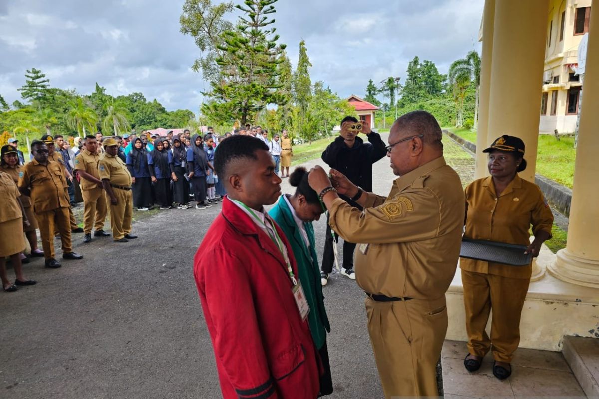 168 siswa SMK Yapis Teminabuan ikuti pendidikan sistem ganda