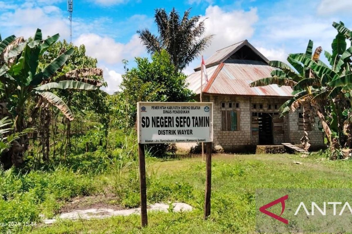 Kepala kampung Sorong Selatan pelopori kehadiran SDN Sefo Tamin