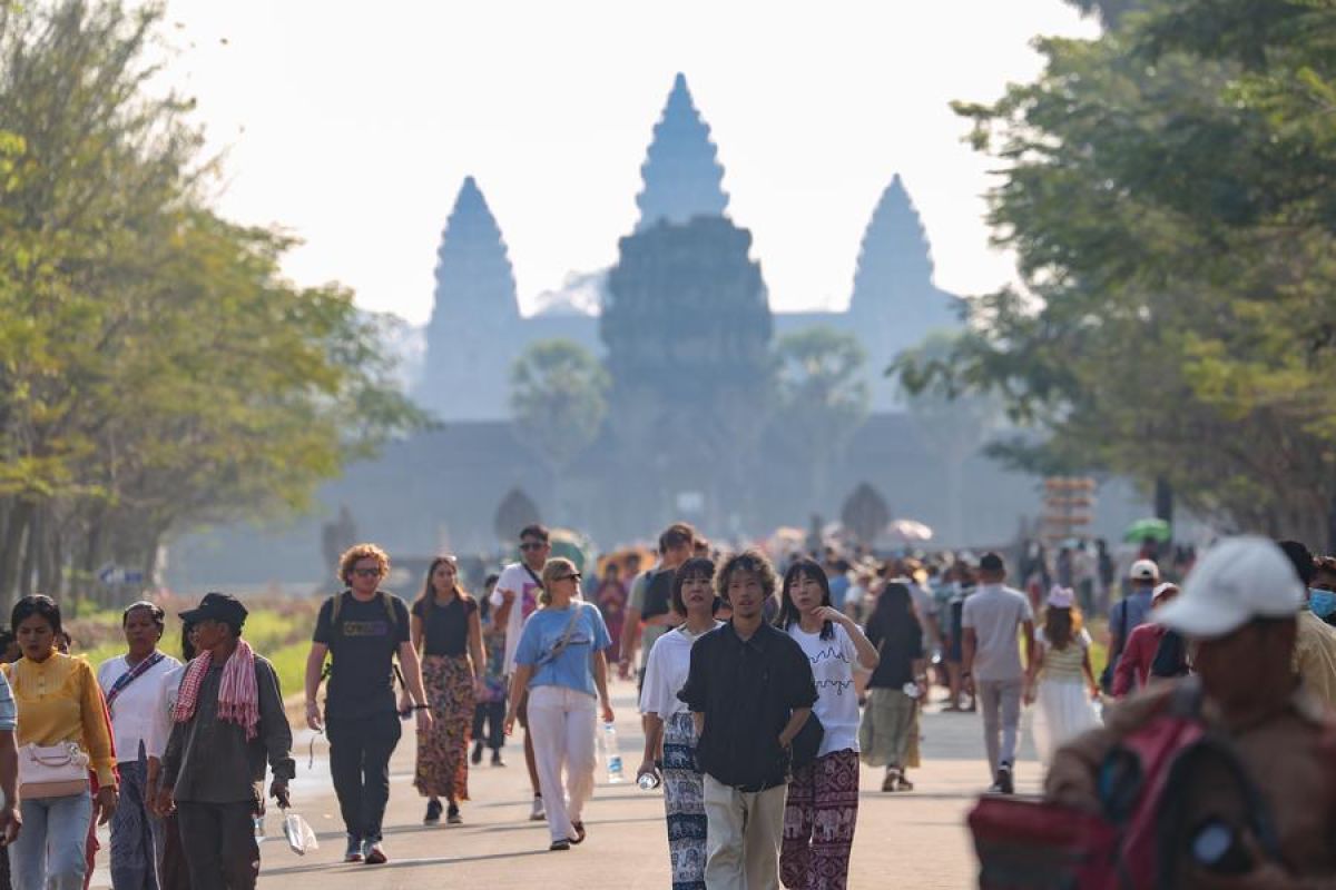 Kamboja imbau wisatawan waspada cuaca buruk saat berkunjung ke Angkor