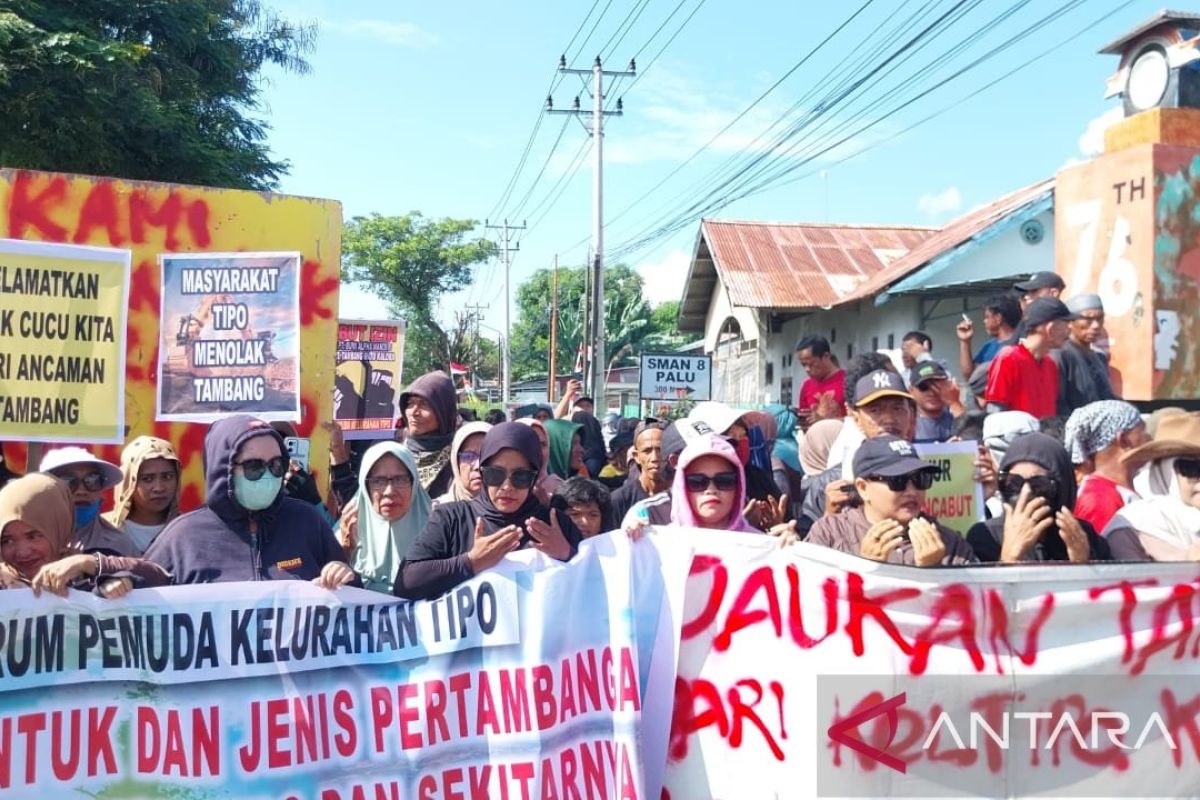 Warga Ulujadi Palu lakukan aksi demo tolak aktivitas tambang galian C