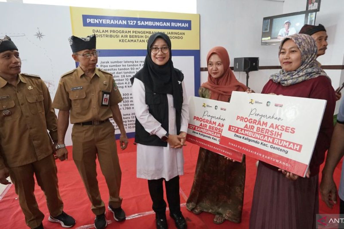 Banyuwangi salurkan air bersih gratis bagi warga dengan SR