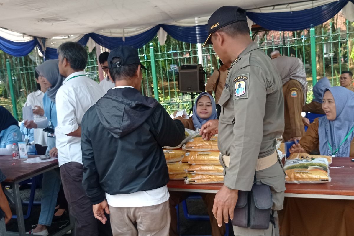 Pemkab Lebak bersama BUMD gelar pasar beras murah