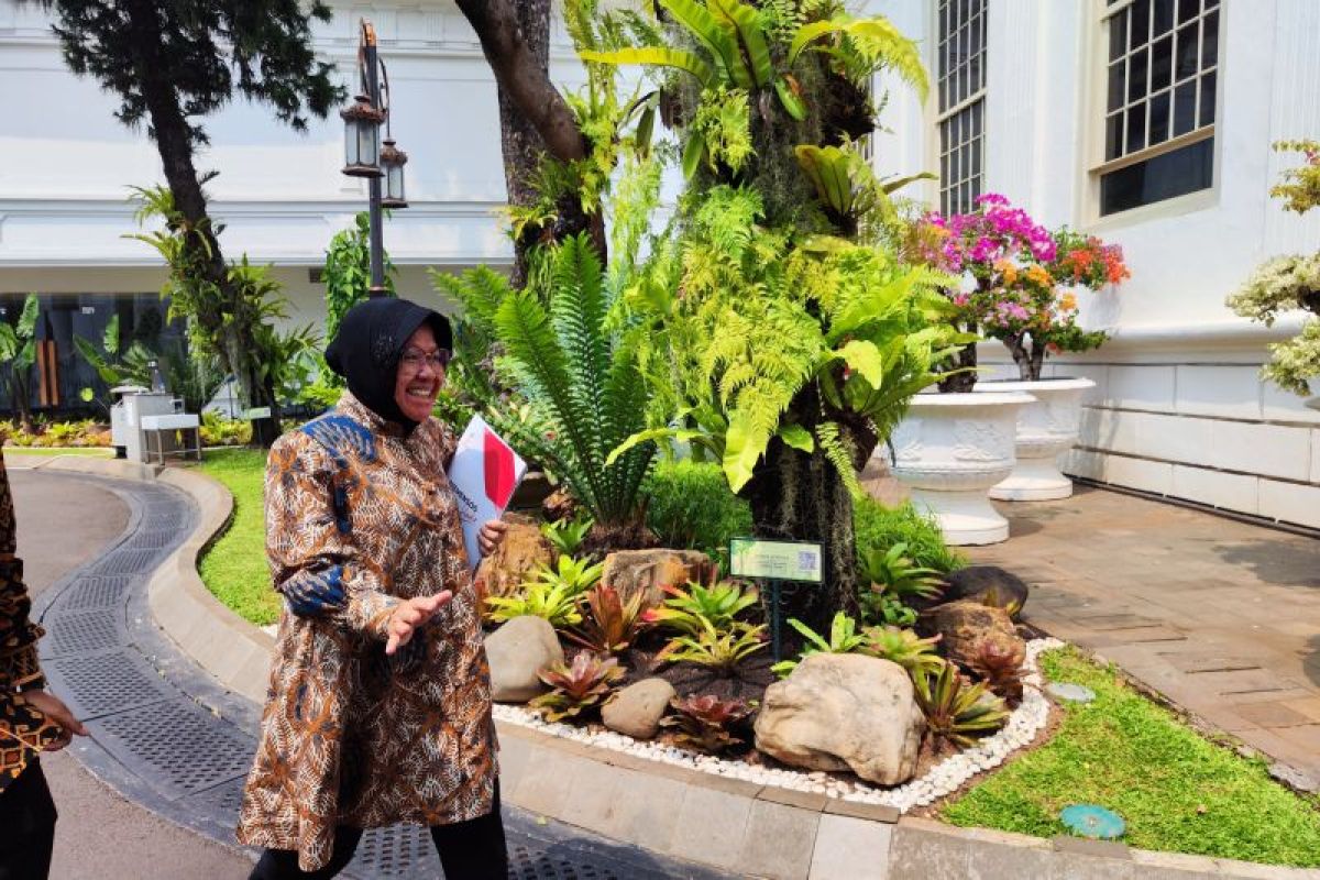 Risma hadiri rapat bersama Presiden Jokowi di tengah isu mundur