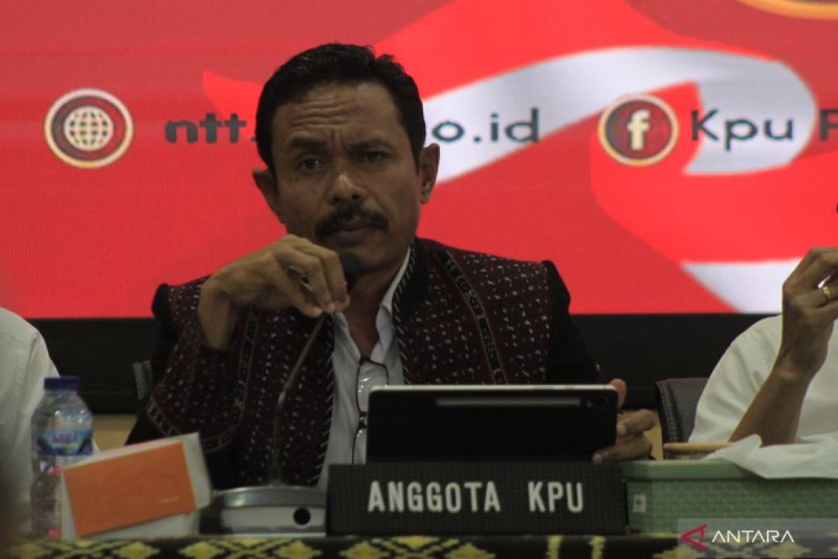 Tiga anggota DPRD NTT mundur usai pelantikan