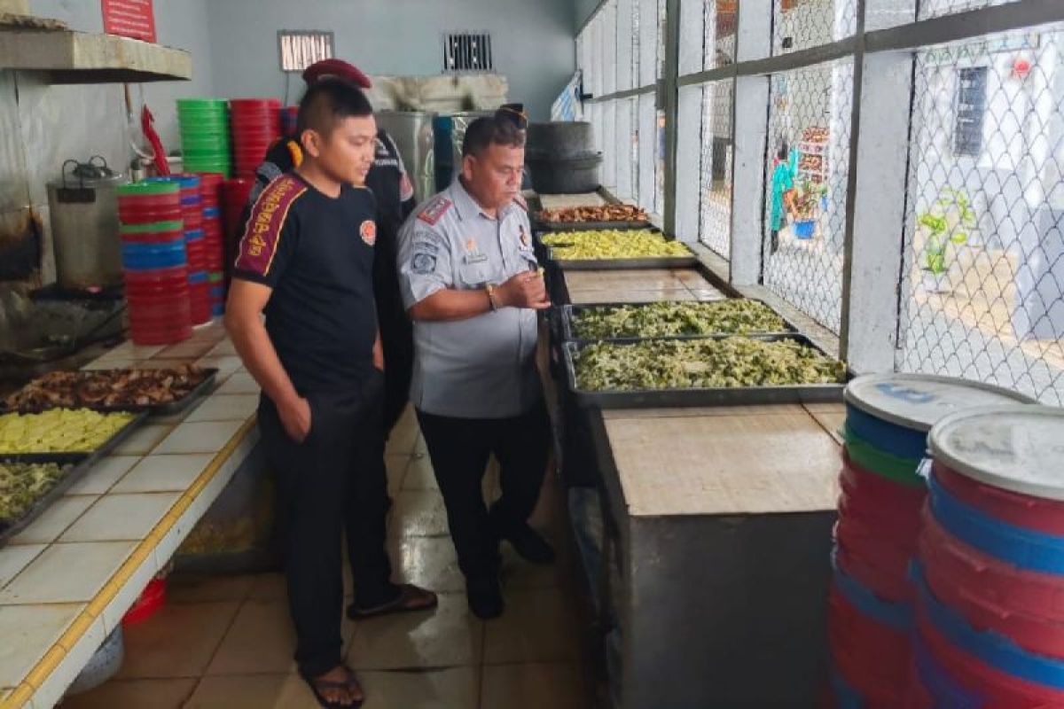 Kalapas Kelas IIB Padangsidimpuan kontrol dapur Lapas