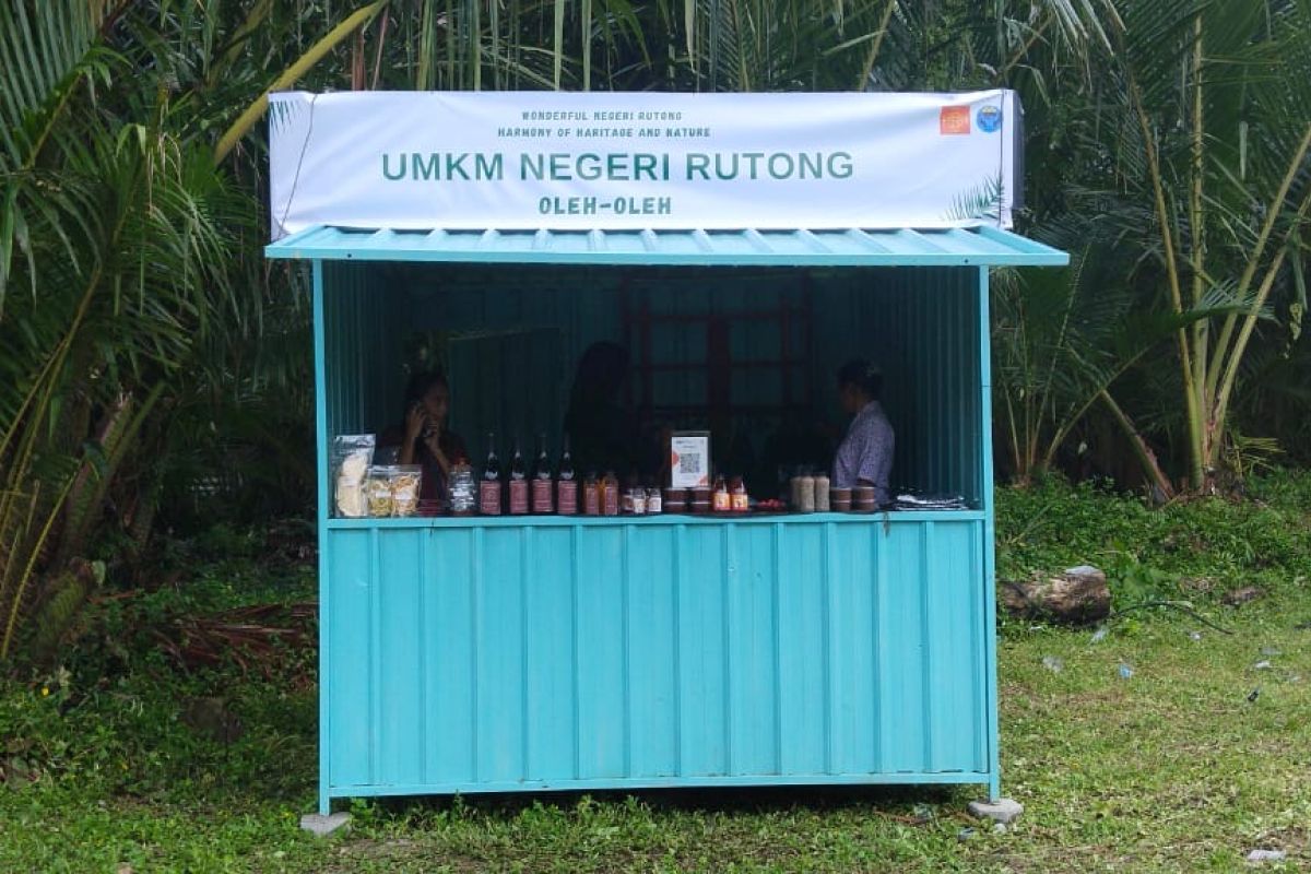 Pelaku UMKM di Negeri Rutong Ambon kembangkan produk sirop dan wine Tomi- tomi