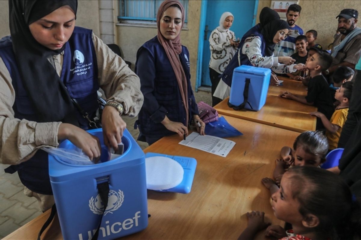 Hampir 159.000 anak di wilayah Gaza tengah menerima vaksin polio