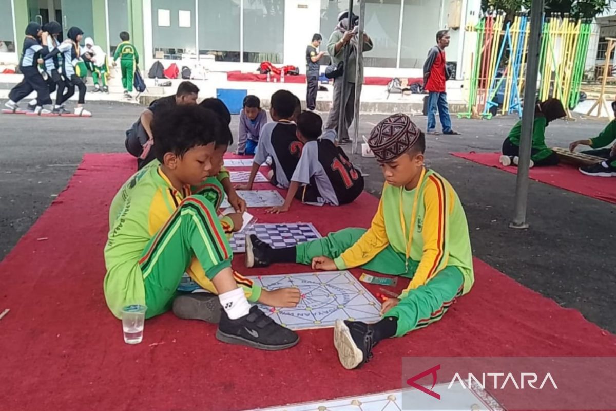 Festival permainan tradisional Balikpapan jadi benteng dari gawai