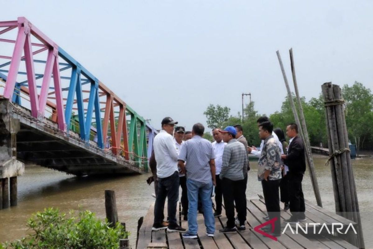 Jembatan yang ambruk di Meranti dibangun tahun 2025