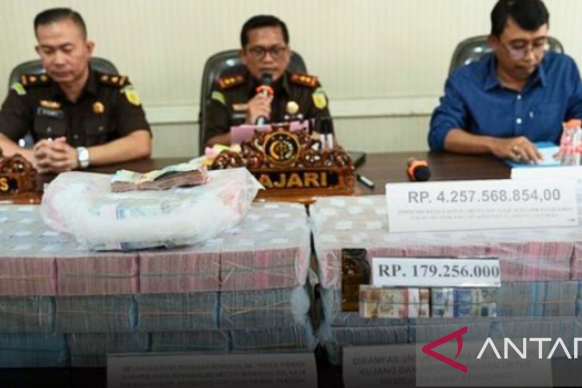 Terpidana korupsi pupuk Karawang kembalikan uang pengganti 4,2 miliar