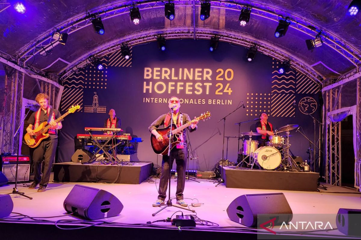 Sandhy Sondoro meriahkan Berliner Hoffest 2024