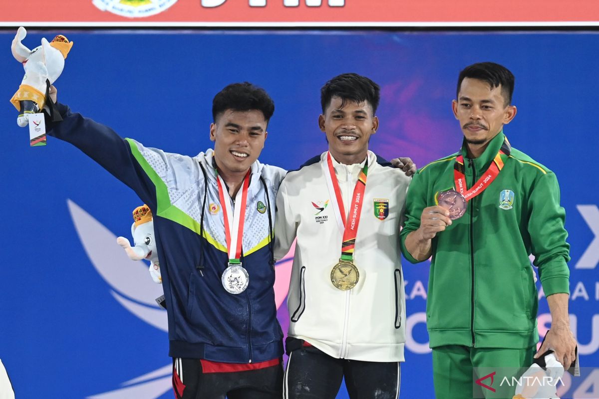 PON 2024 - Muhammad Husni menangi medali emas angkat besi 55 kg putra