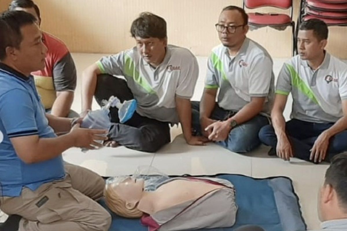 Dinkes Kota Tangerang latih supir ambulans penanganan gawat darurat