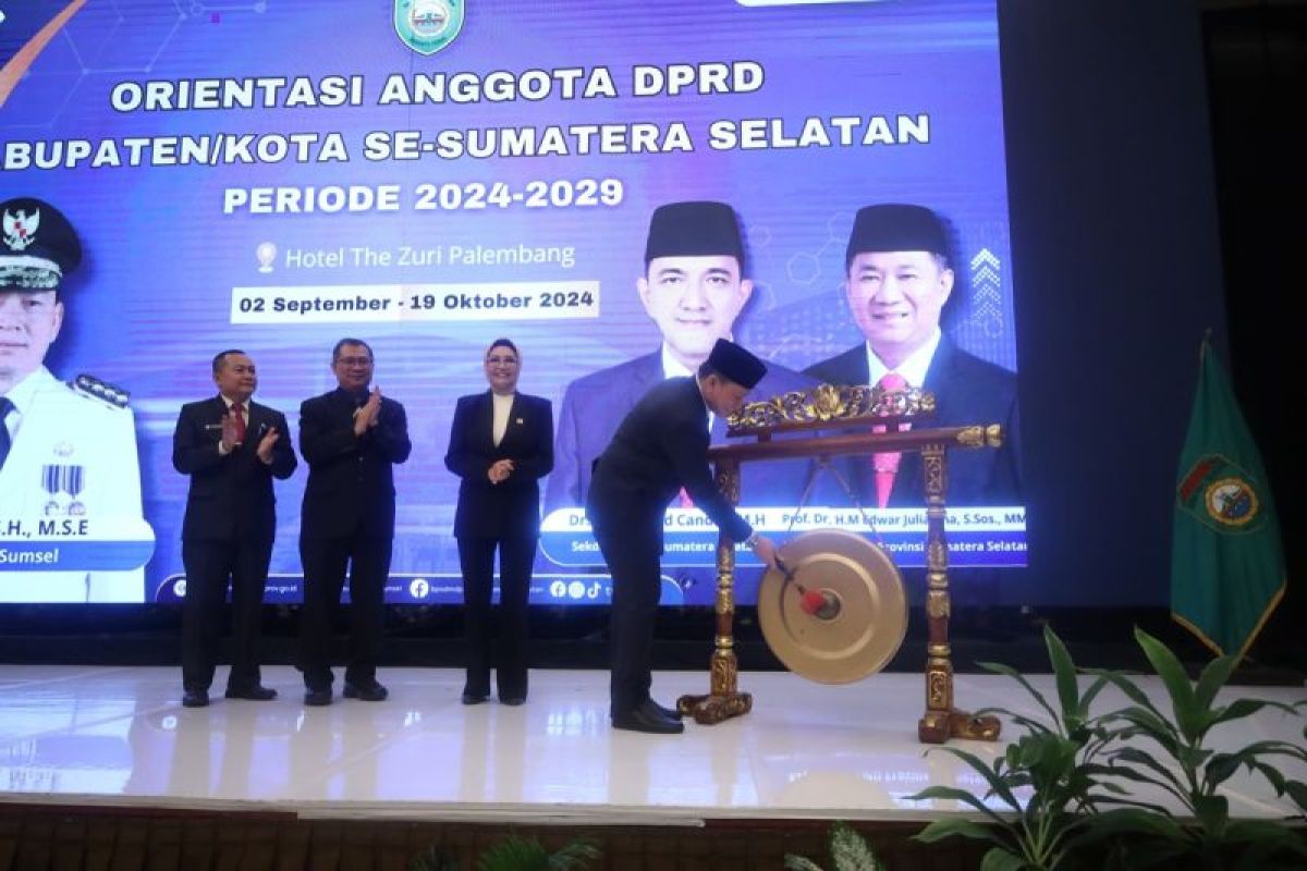 Pj Gubernur Sumsel sampaikan materi pada orientasi 645 anggota DPRD se-Sumsel