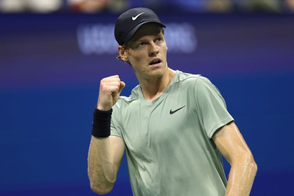 Jannik Sinner hempaskan Ben Shelton dari Shanghai Masters