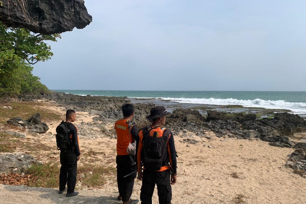 SAR Banten belum temukan nelayan yang diterjang ombak Pantai Gua Langir