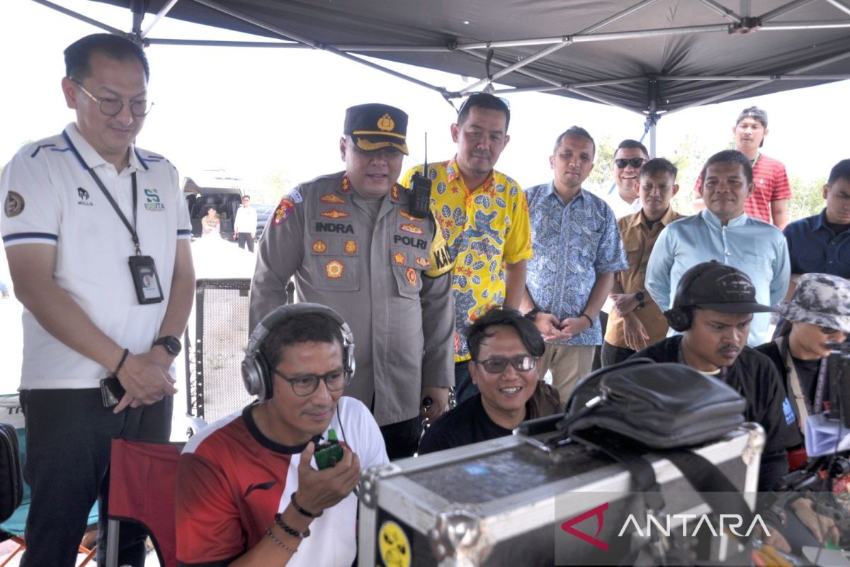 Menparekraf Sandiaga saksikan langsung syuting film 