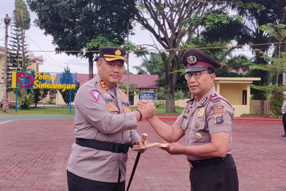 Penghargaan ini yang diberikan kepada Bhabinkamtibmas Polsek Bangun Resor Simalungun