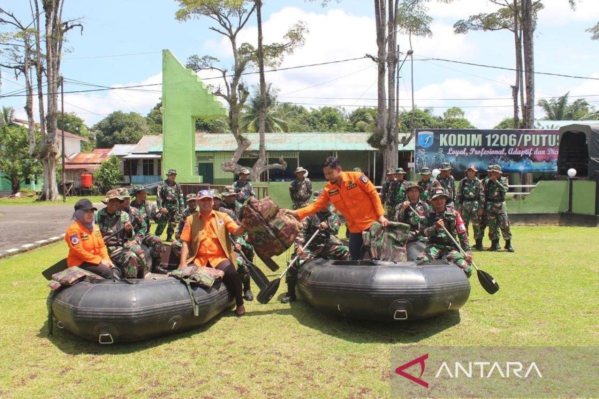 Kodim Putussibau latih pasukan reaksi cepat tangani banjir