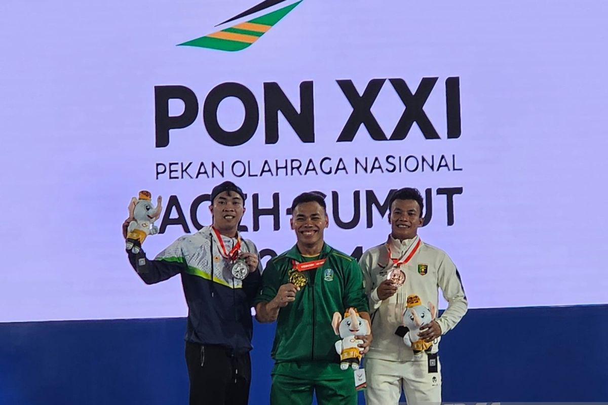 Lifter Eko Yuli Irawan masih perkasa di PON 2024, emas diraih