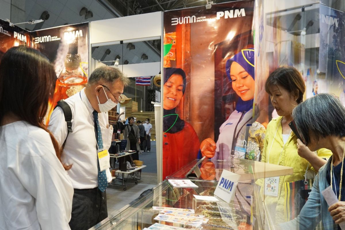 PNM membawa nasabah pamerkan produk UMKM di Tokyo Gift Show