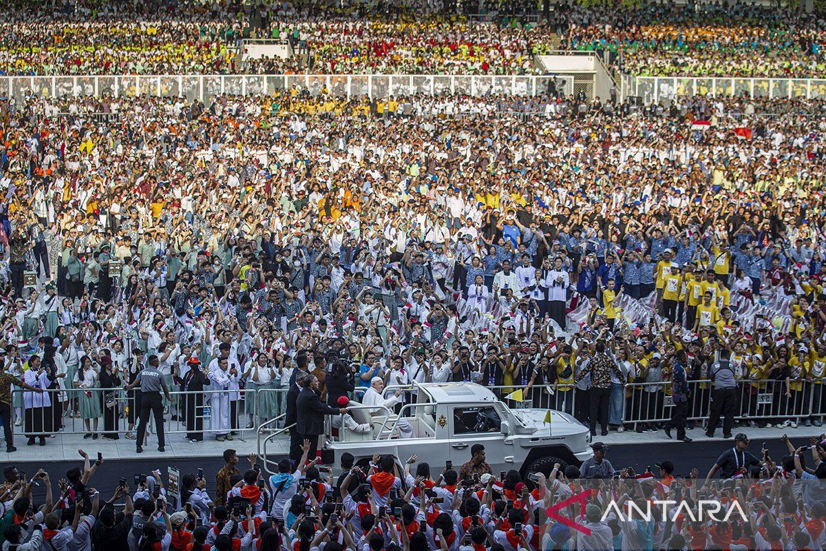 87.000 umat Katolik sambut kehadiran Paus Fransiskus di GBK