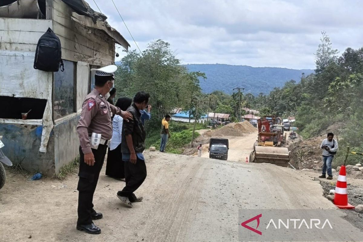 Ruas Jalan Lintas Tengah Sumatera Batu Jomba kini jauh dari pemandangan macet