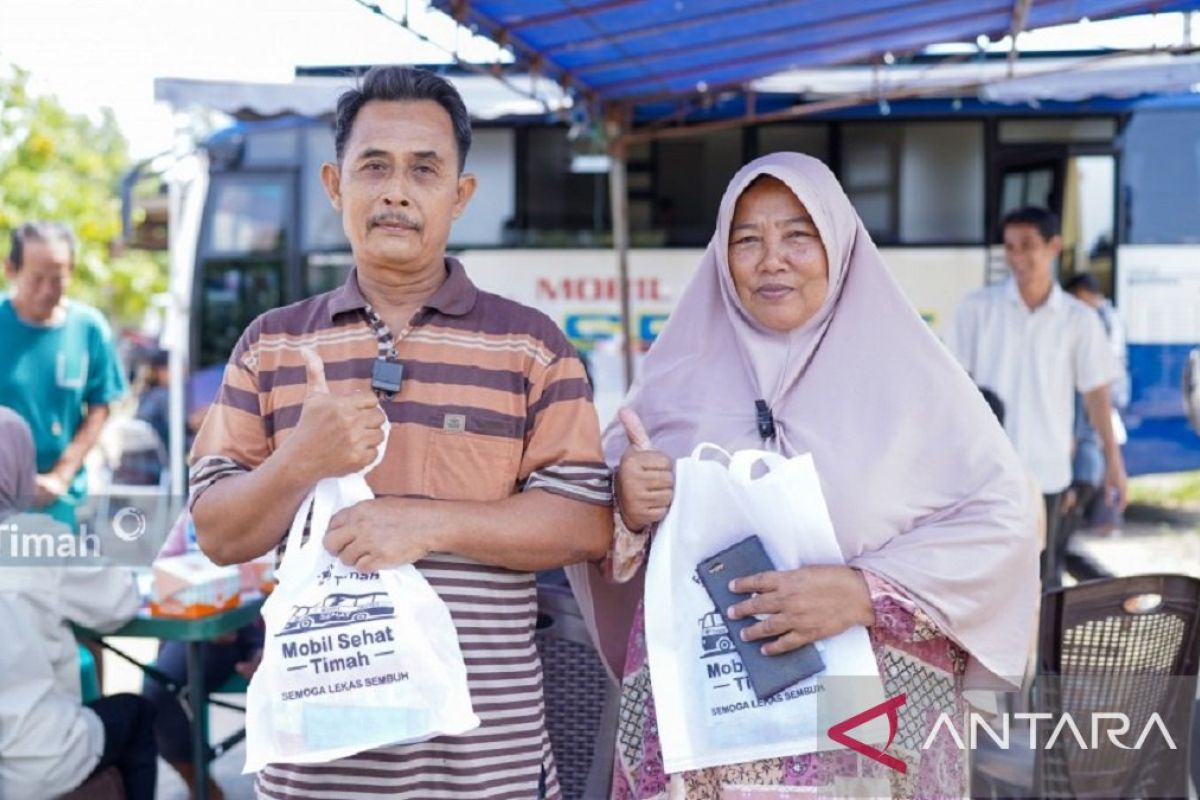 Warga Desa Lumut Bangka Belitung antusias berobat di Mobil Sehat PT Timah