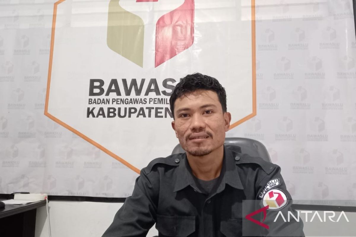 Bawaslu Sigi siap tindak kades tidak netral