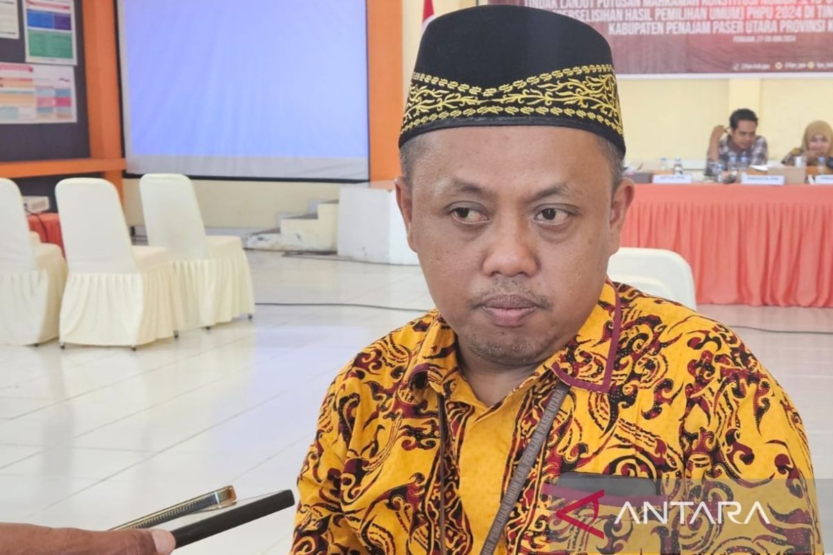 KPU Penajam  minta empat pasangan calon perbaiki berkas persyaratan