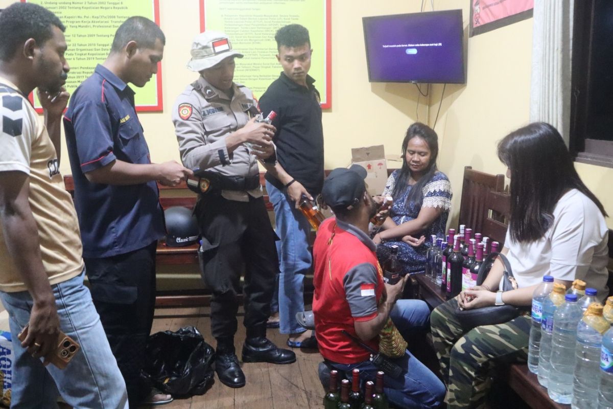 Polres Asmat razia minuman beralkohol ciptakan situasi kondusif