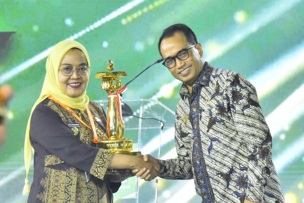 Pemkot Jambi raih piala WTN dari Menteri Perhubungan RI