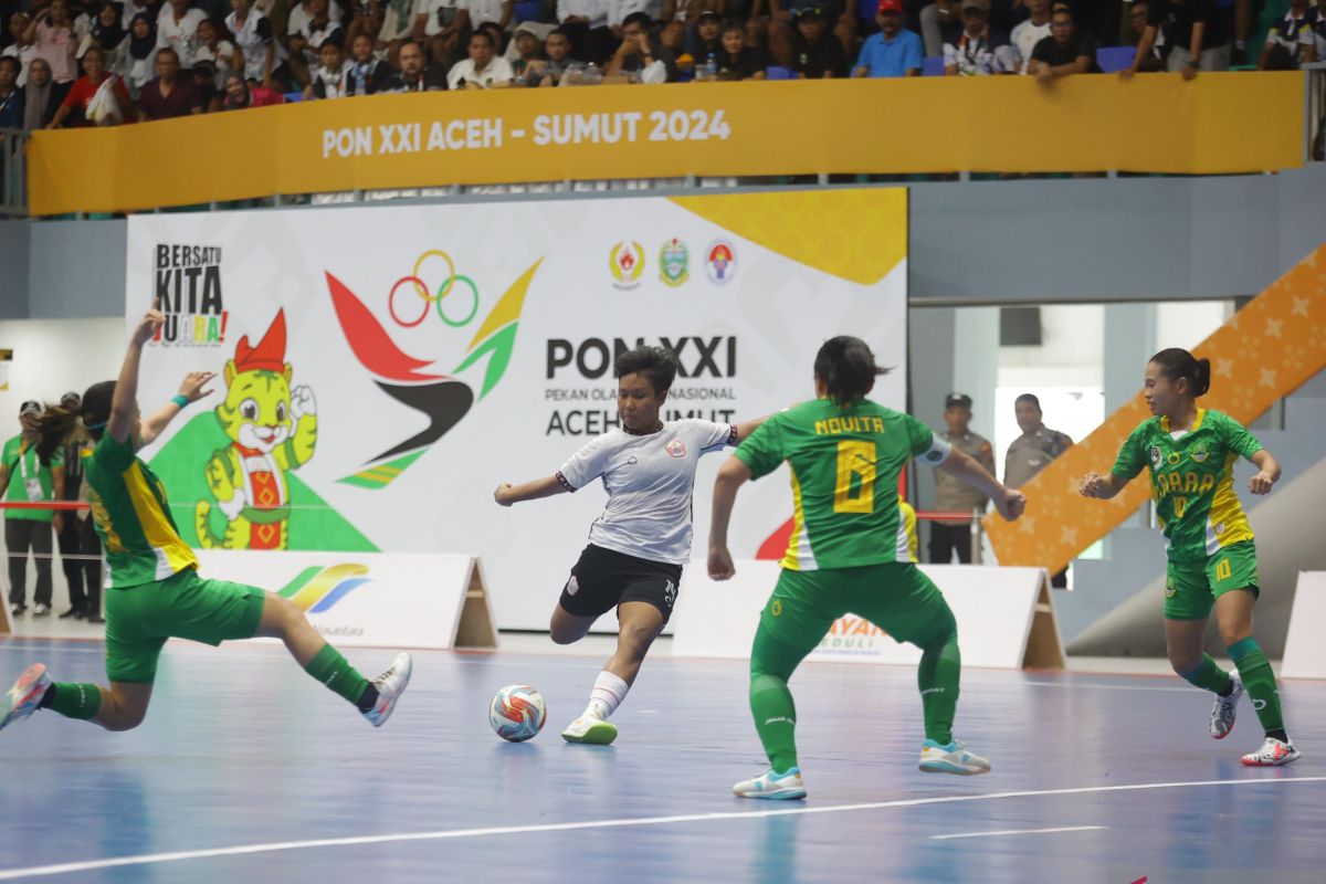 PON - Medali emas futsal putri diraih Jawa Barat , setelah tekuk Jakarta 5-2