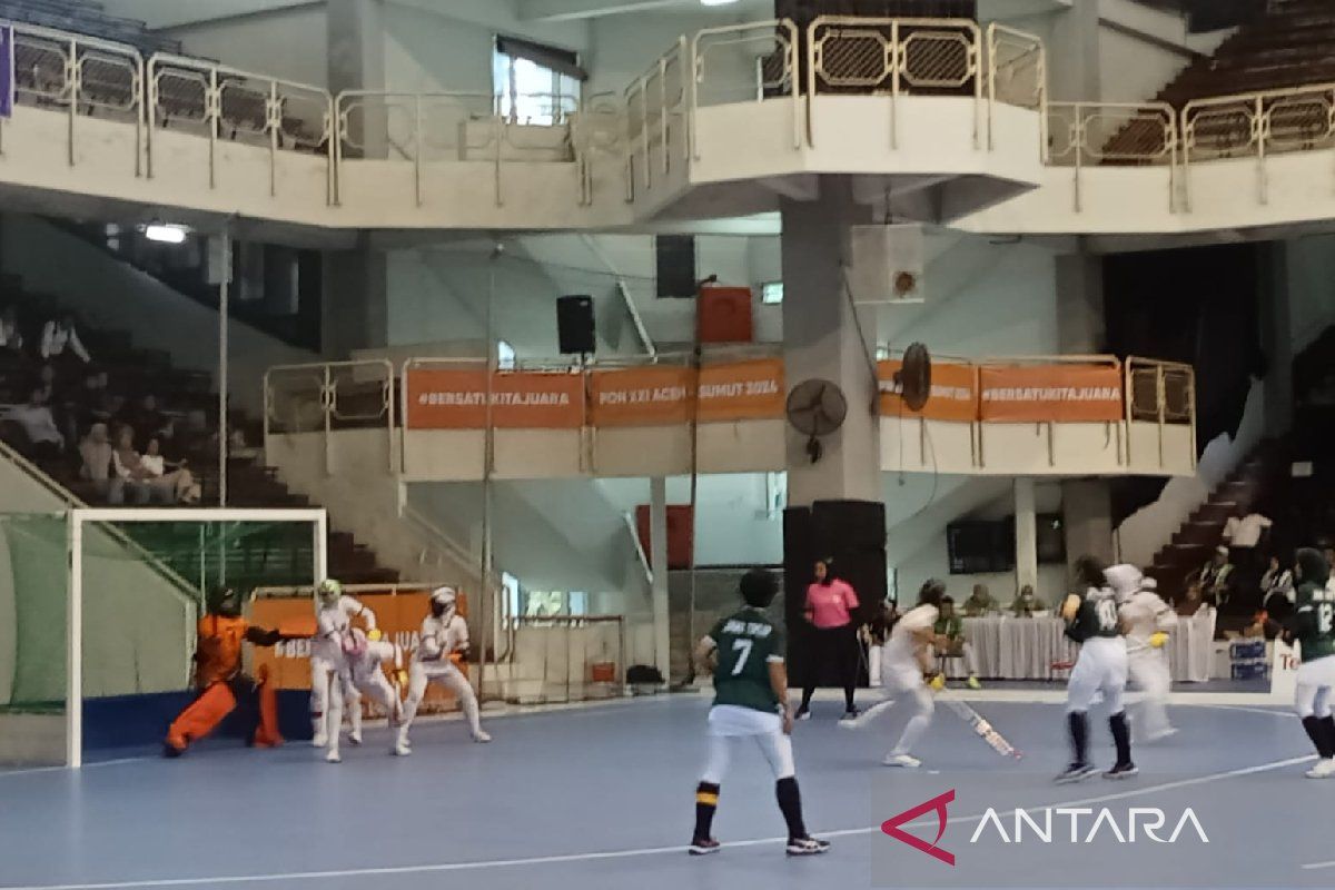 Tim hoki indoor putri Jawa Timur  tumbangkan Lampung 10-0