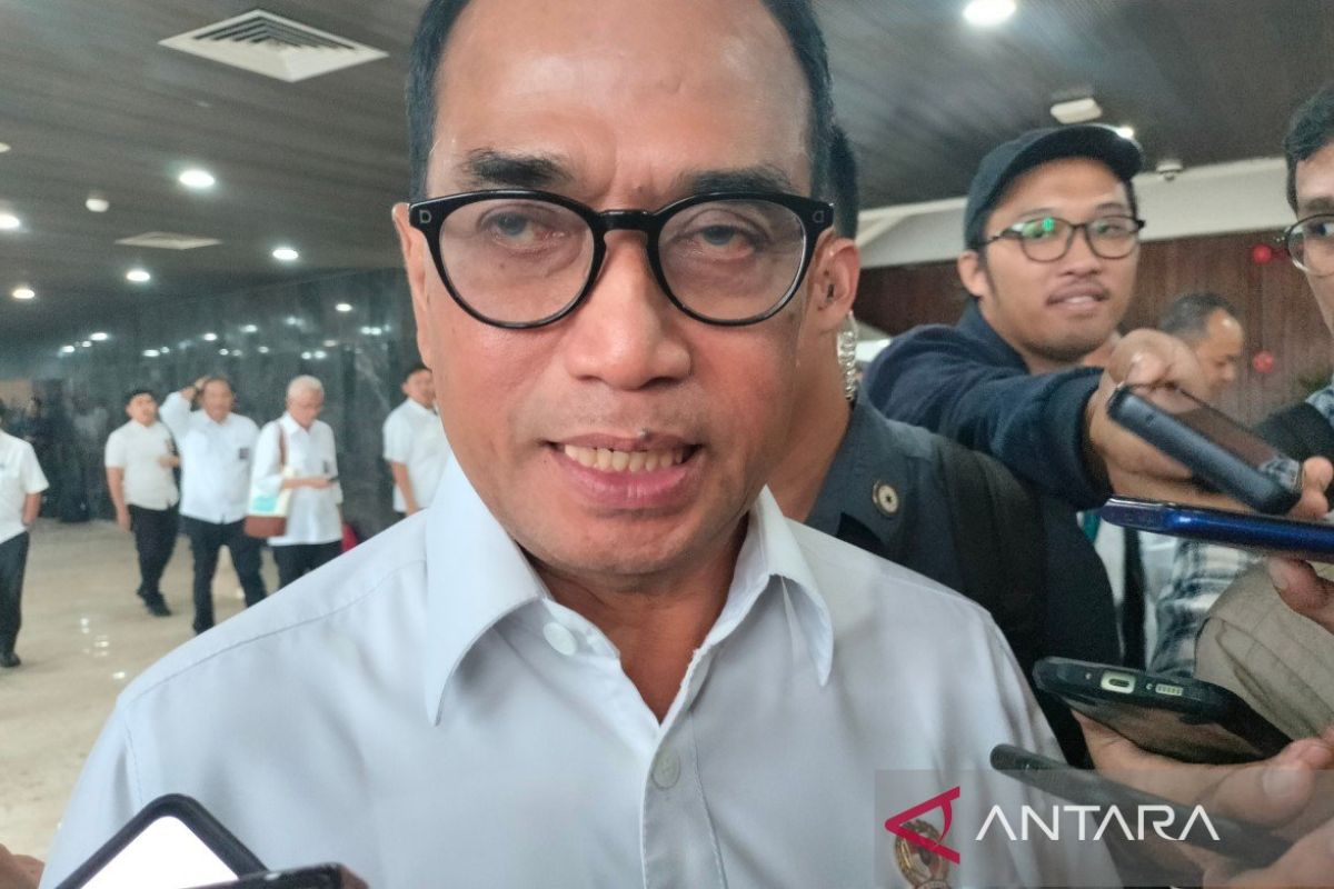 Turunkan harga tiket pesawat, Menhub usul avtur dikelola multiprovider